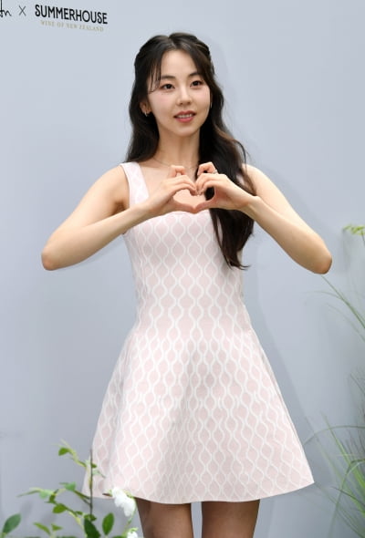 안소희, 뒤돌아보면 심쿵...상큼한 꽃미소[TEN포토+]
