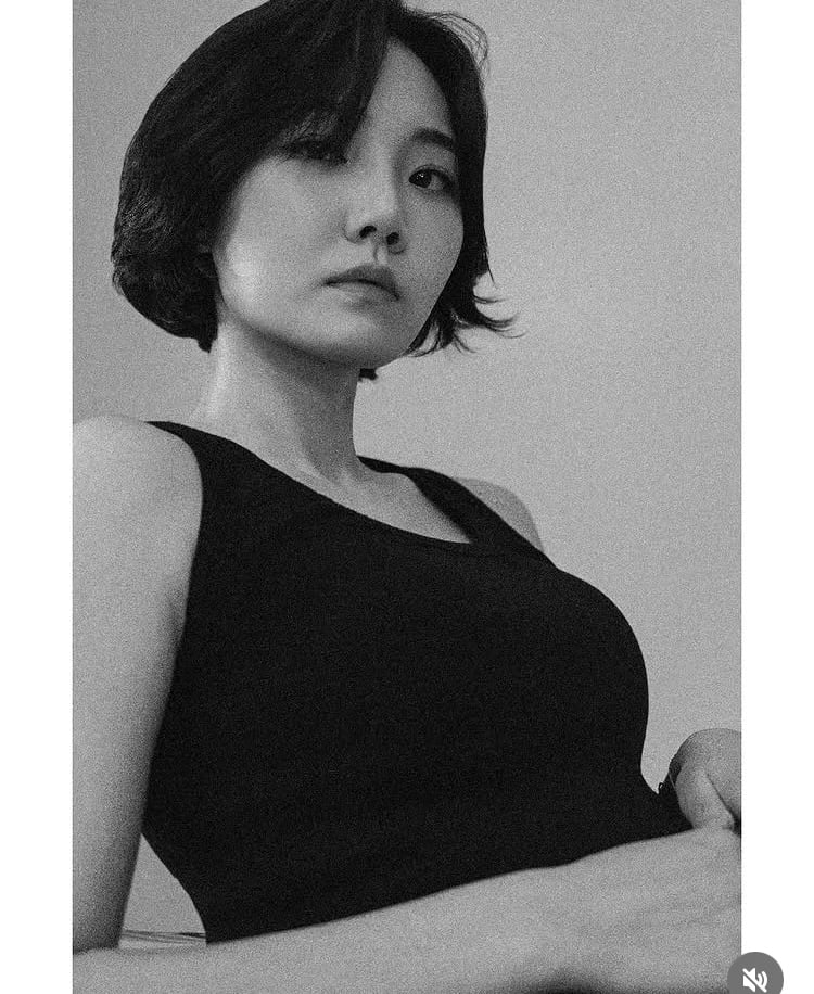 이경실 딸, 붕어빵 DNA 인증했네…새 프로필서 모델다운 시선처리