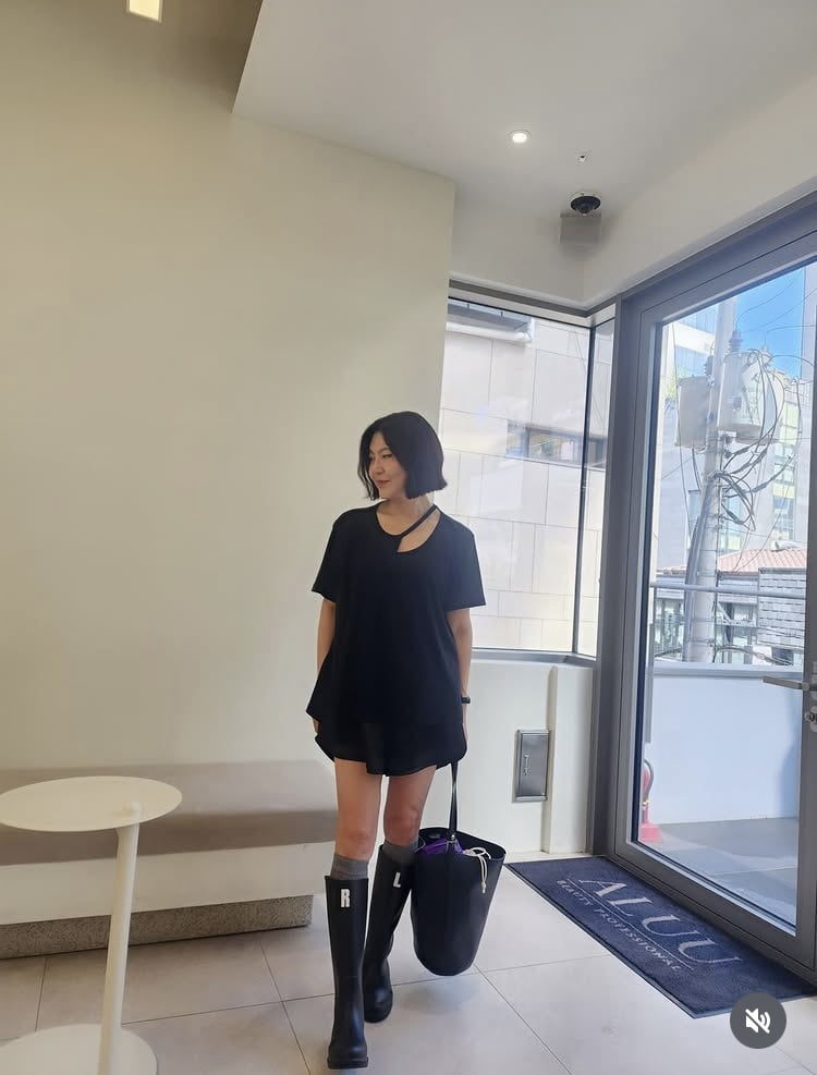 한혜연, 부러질 듯한 학다리…44kg 달성하더니 각선미 자랑