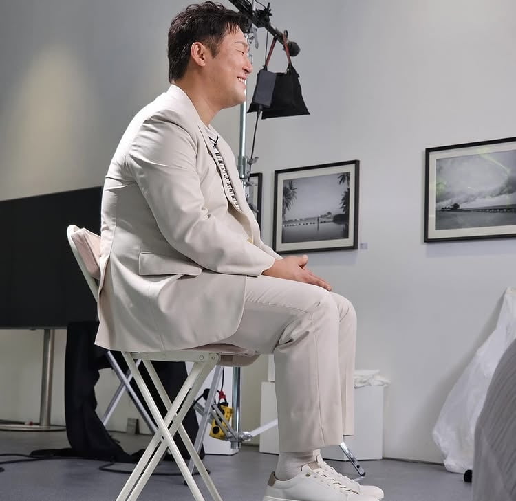 “자숙의 시간 가질 것”…윤경호, 민망함에 몸부림