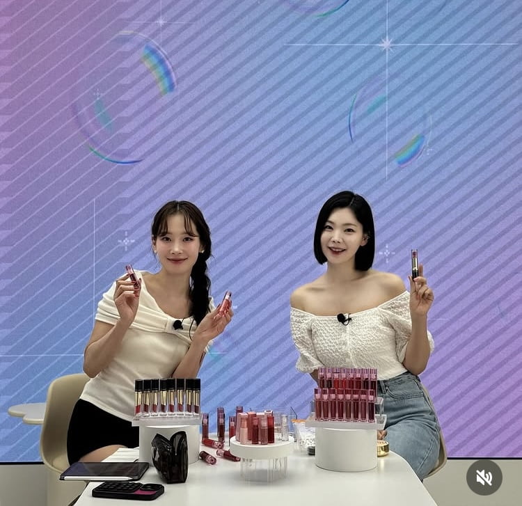 이다은, 재혼 3년차에 겹경사 맞아…뷰티 쇼호스트로 방송 진행