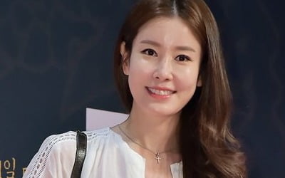 '50세' 이태란, 12년차 무자녀 부부라더니…♥연하 남편과 여전히 신혼 "애칭=왕자님" ('옥문아')