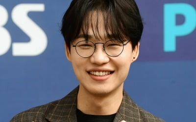 '슈스케4' 40세 홍대광, 깜짝 결혼 발표 "예비신부=비연예인, 어릴 적부터 알고 지내" [전문]