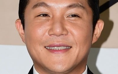 조세호, 돌연 하차 논란 불거졌다…"1년간 함께 해서 행복해" ('1박2일')