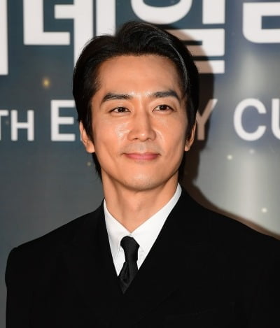 송승헌, 20년째 조각 미남 자부심…"요즘엔 나 외에는 없어" ('핑계고')