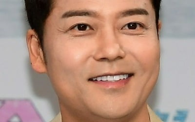 '47세 미혼' 전현무, 공개 연애 저격 당했다…"일과 사랑 동시에 병행" 씁쓸 ('크리코')