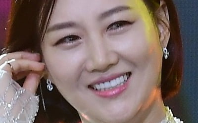 '120억 펜트 거주' 장윤정, 미담 터졌다…박서진 "아픈 母 치료비 지원" ('옥문아')[종합]