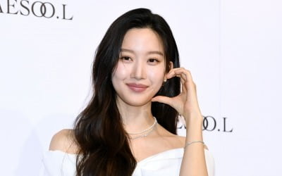 문가영, 이종석과 ♥핑크빛 이어 겹경사 터졌다…"소중하고 특별한 기회" ('서초동')
