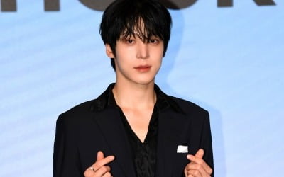 에이티즈 윤호, 스크린 데뷔작 '백!스테이지' 포스터…22분 핸드폰 촬영