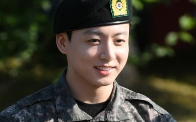 방탄소년단 정국, 또 최초로 일냈다…'세븐' 스포티파이 25억회 스트리밍