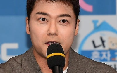 [종합] 전현무, 2달 만에 이별 고했다…"잠시 쉬어가게 돼" ('세상에이런일이')