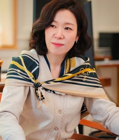 열일하던 염혜란, 재력가로 우뚝…'서초동' 건물주→'84제곱미터' 두 얼굴 활약