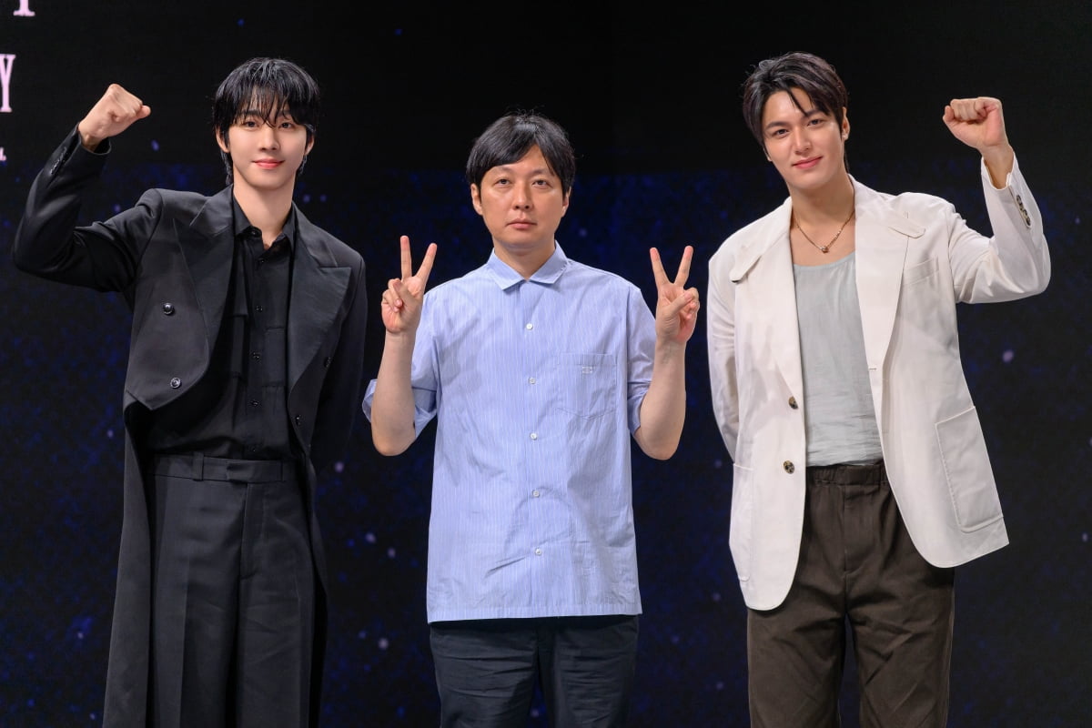 '전독시' 안효섭·이민호, 싱가포르 상영관 밖까지 채웠다
