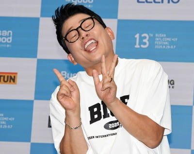 김준호 집행위원장, 새신랑 부산국제코미디페스티벌에서 뜨밤 보낸다 [TEN포토+]