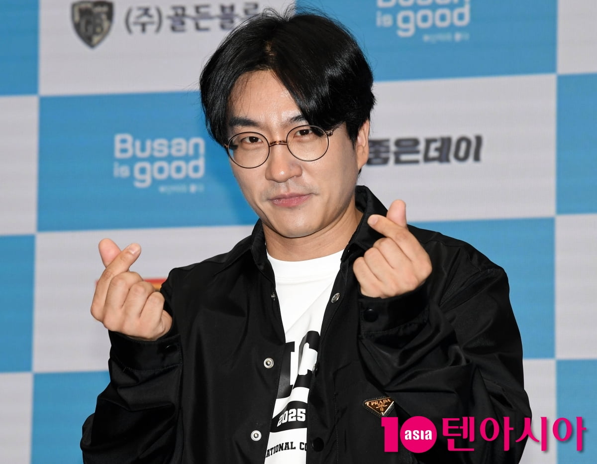 신윤승, 희극상회 대표로 포토타임...소극장 공연만 10년[TEN포토]