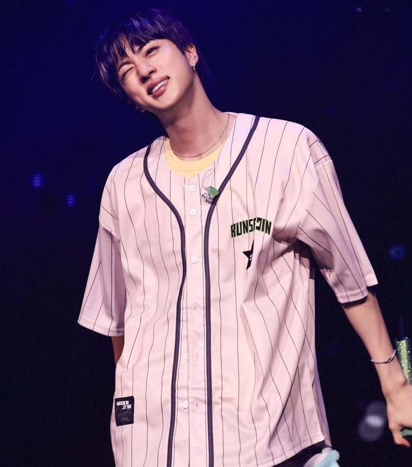 '한남더힐 175억' BTS 진, 청량미+소년미 모두 잡은 월클 비주얼의 위엄…'전세계 아미 난리나'
