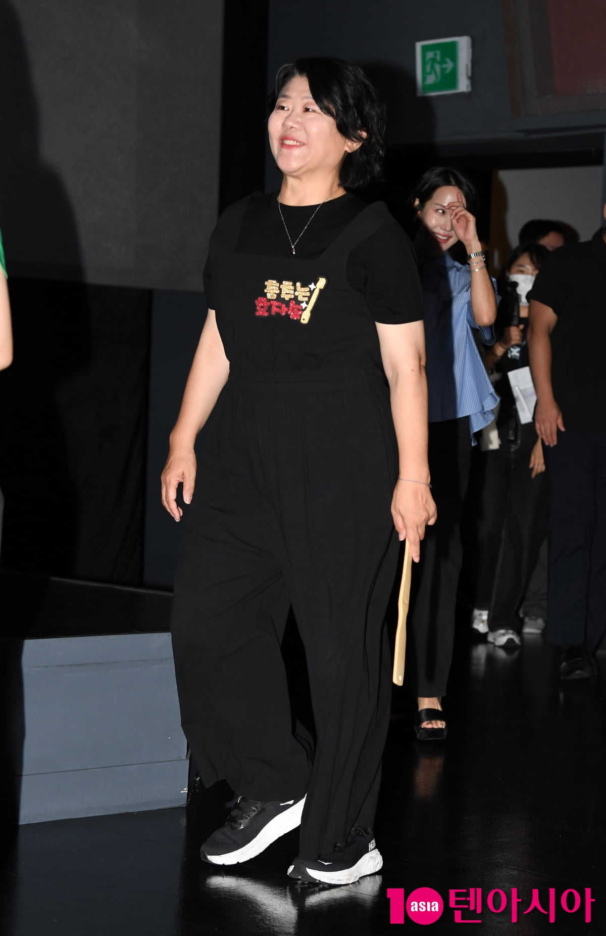 '좀비딸' 이정은, K팝 추는 할머니...오늘은 효자손[TEN포토+]