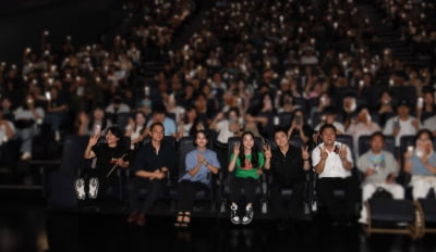 필감성 감독-조정석-이정은-조여정-윤경호-최유리, 흥행질주 '좀비딸' 파이팅![TEN포토+]