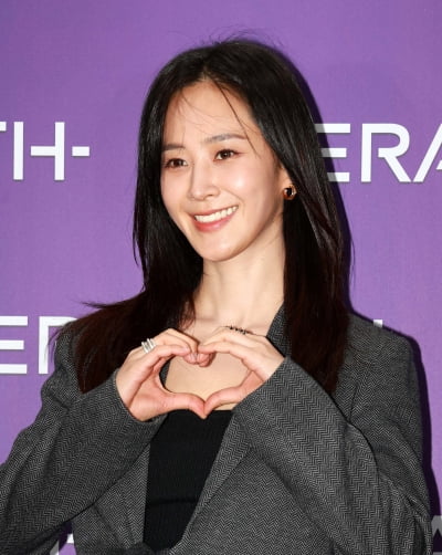 [공식] '230억 건물주' 권유리, 깜짝 소식 전했다…박하선 대타로 DJ 발탁