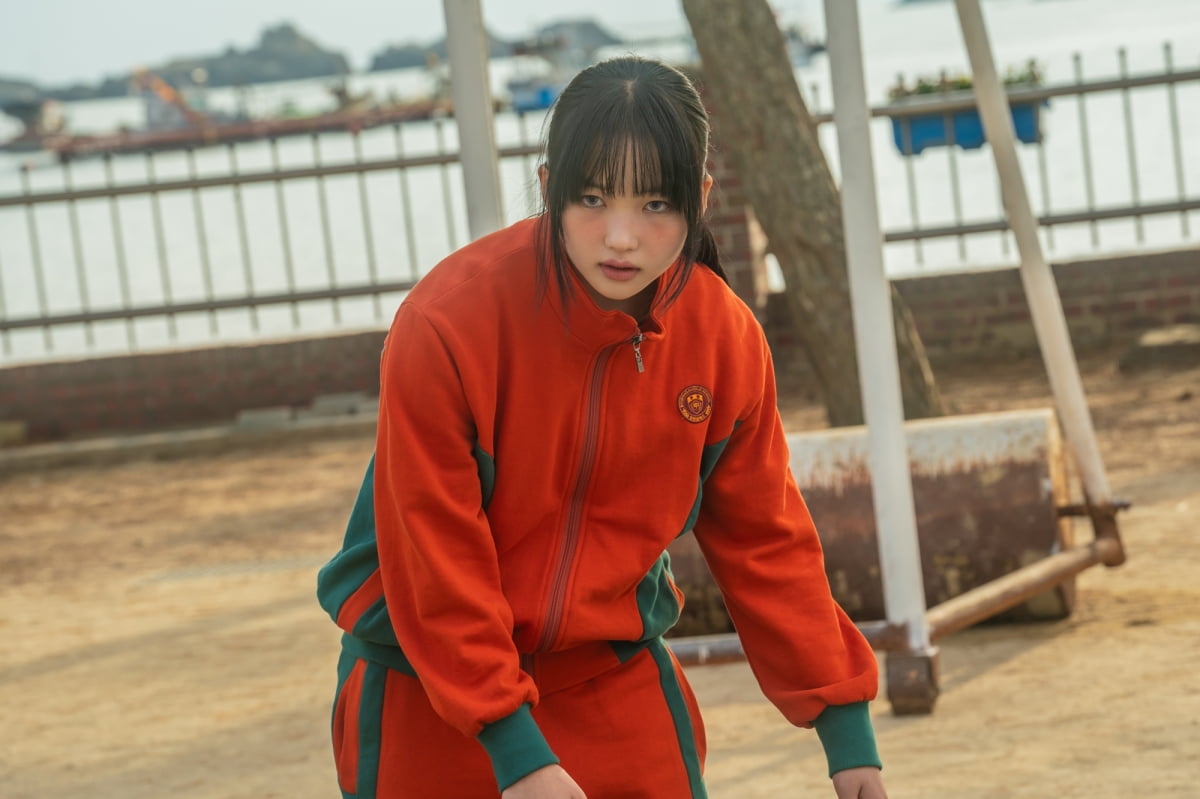'조정석 딸' 최유리, 아빠에게 '으르렁'대는 중…할머니와는 고스톱 메이트('좀비딸')