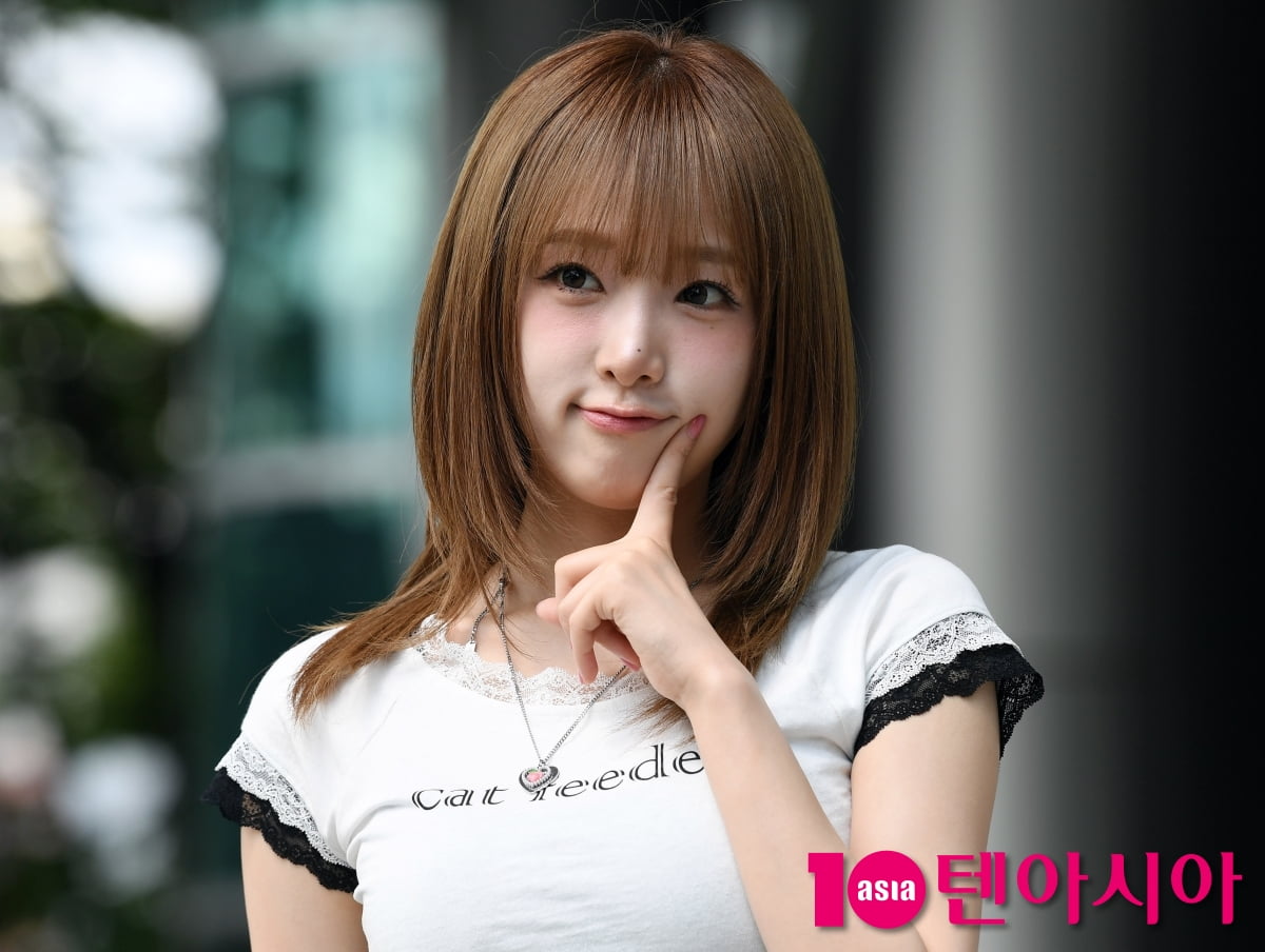 최예나, 청순미 뿌리는 비주얼...인형이랑 붕어빵[TEN포토+]