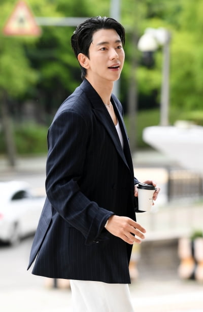 윤현민, 일상이 화보 광고 한 장면처럼[TEN포토+]