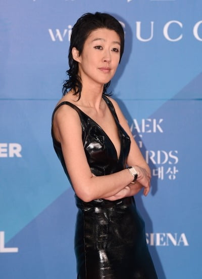 South Korean Entertainer Hong Jin-kyung Announces Divorce After 22 Years of Marriage