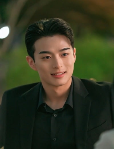 '천호진 아들' 손상연, 훈훈한 얼굴 공개…체대 출신 트레이너다운 테토남 비주얼 ('화려한')
