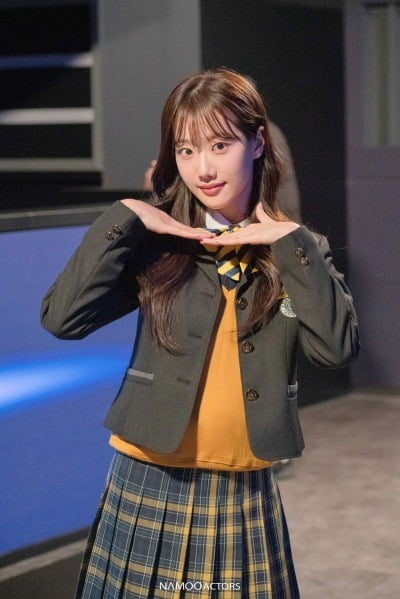 이나은, 멤버 왕따→연기력 논란 터졌는데…4년 공백기에도 연예인급 미모 유지 ('아이쇼핑')