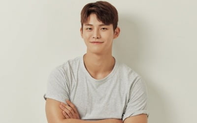 [단독] "신인 배우 중 몸 제일 좋아"…'황정음 소속사' 김태정, 이종석 이어 고현정 만난다