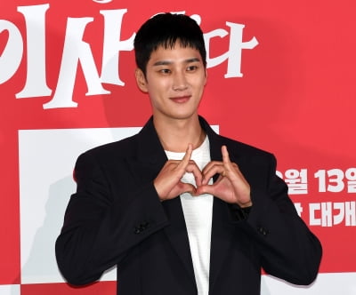 "니가 뭔데" 소리 들었는데…출세한 안보현, VVIP 친구들 초대 "비행기 타고 오는 중"('악마가') [인터뷰]