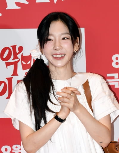 Girls' Generation's Taeyeon Attends VIP Premiere of 'Pretty Crazy'