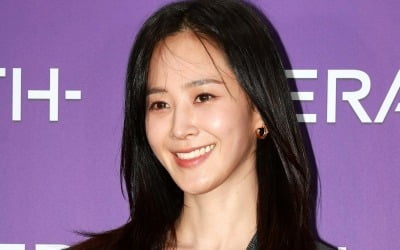 소녀시대 유리, 제주도에서 '낙마 사고' 당했다…"발 잘못 디뎌 고삐 놓쳐"