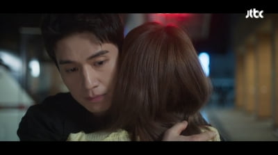 [종합] 이동욱과 떠나고 싶은 이성경, 발칙한 제안…"오빠, 우리 어디 갈래요?" ('착한 사나이')