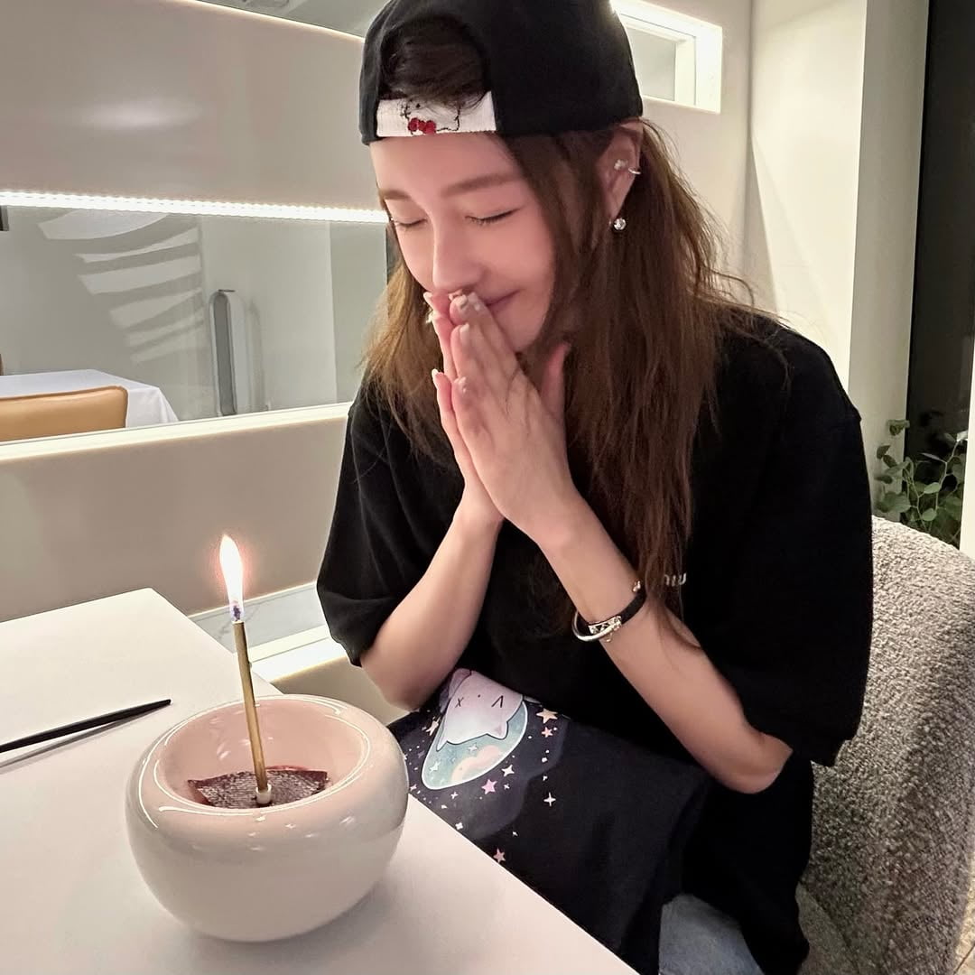 '47세' 이지아, 생일 맞아 백화점 케이크+여신 미모 자랑…깜찍한 미모에 "나이는 안 먹나요"