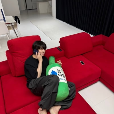 Super Junior's Kim Heechul Showcases Bold Red Interior in Latest Instagram Post