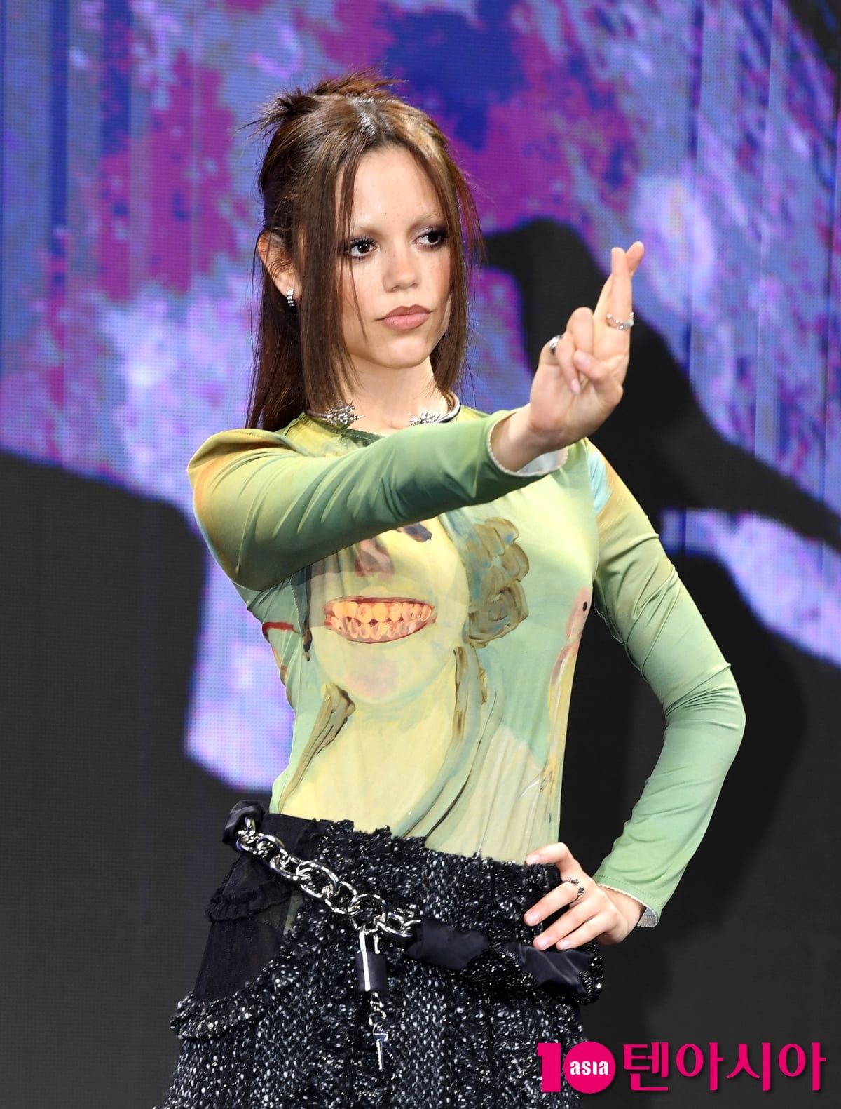 제나 오르테가(Jenna Ortega), K하트 전하는 웬즈데이[TEN포토+]