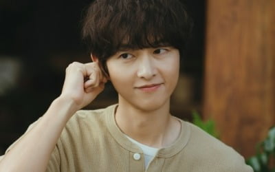 '아역 출신' 송중기, 뒤늦게 평범한 삶 시작했다…♥첫사랑과도 재회('마이 유스')