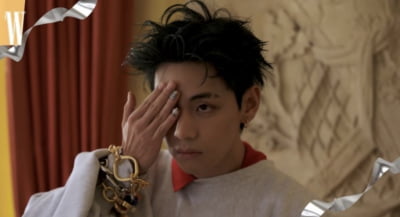 BTS 뷔, 전역 후 안타까운 근황…"사회에 나오고 잠을 못 자" ('W코리아')[종합]
