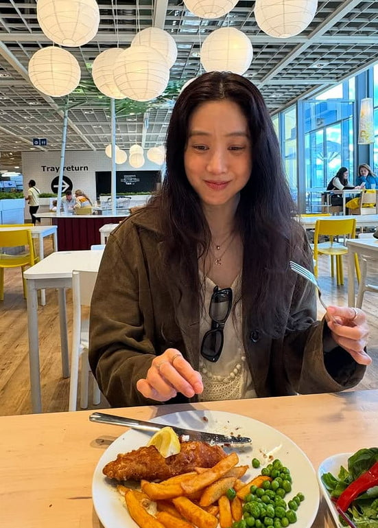 사진=정려원 SNS