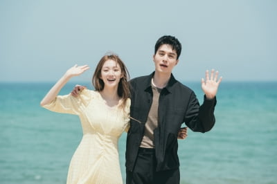 이동욱♥이성경, 둘만의 여행 떠났다…입맞춤까지 포착 ('착한 사나이')