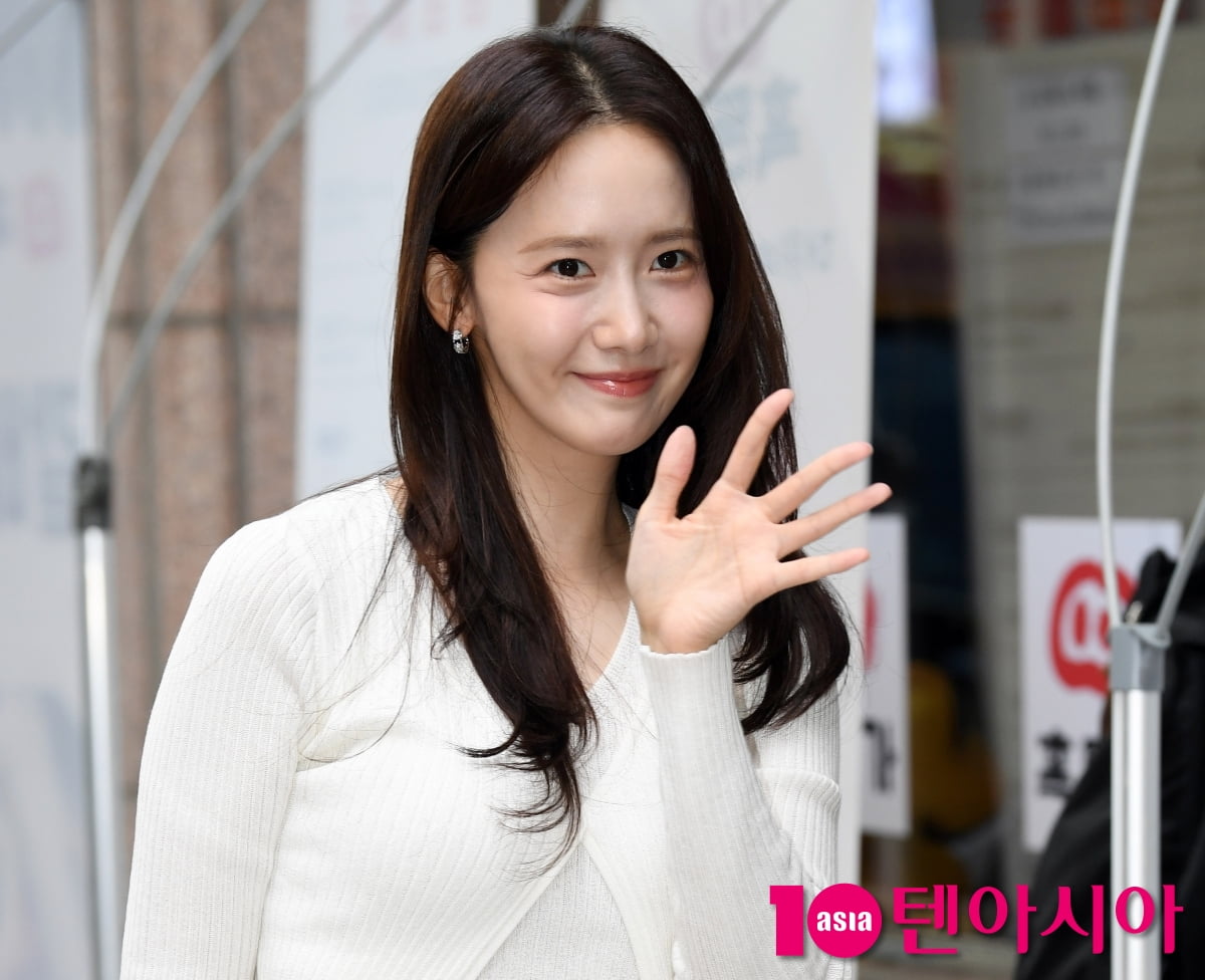 윤아, 달콤한 눈맞춤에 심쿵...폭군의 셰프 쫑파티 온 여신[TEN포토+]