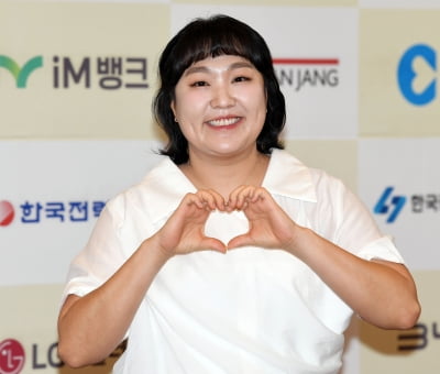 이수지, 싸이 '흠뻑쇼' 무대 못 설 뻔한 사연…"아들 육아 중이라" ('핸썸즈')