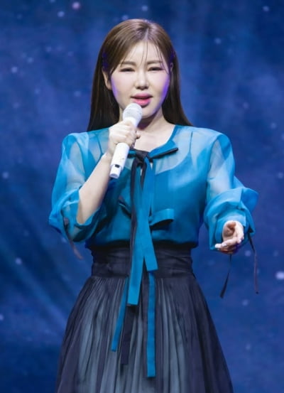 송가인, 통장 '마이너스'인데 지갑 털릴 위기…유튜브 출연시켰다가 '난감'