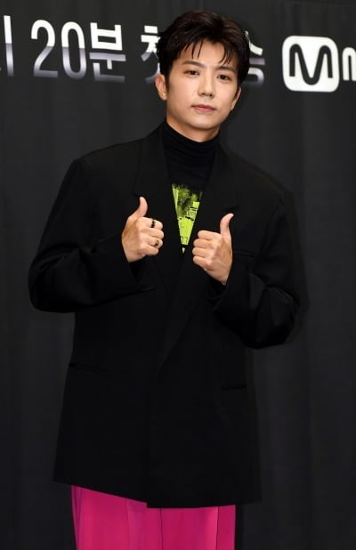 [공식] '36세' 2PM 장우영, 드디어 깜짝 소식 알렸다…7년 만에 단독 공연 개최