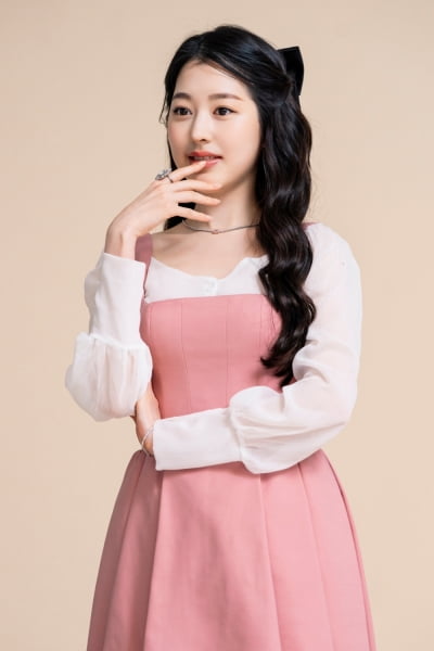 장다아, 장원영 언니 아니랄까 봐…주얼리 다 묻히는 화려한 비주얼