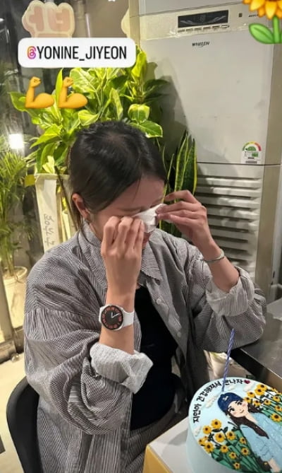 '이수근♥' 박지연, 신장 이식 앞두고 눈물…케이크 문구에 마음 녹아