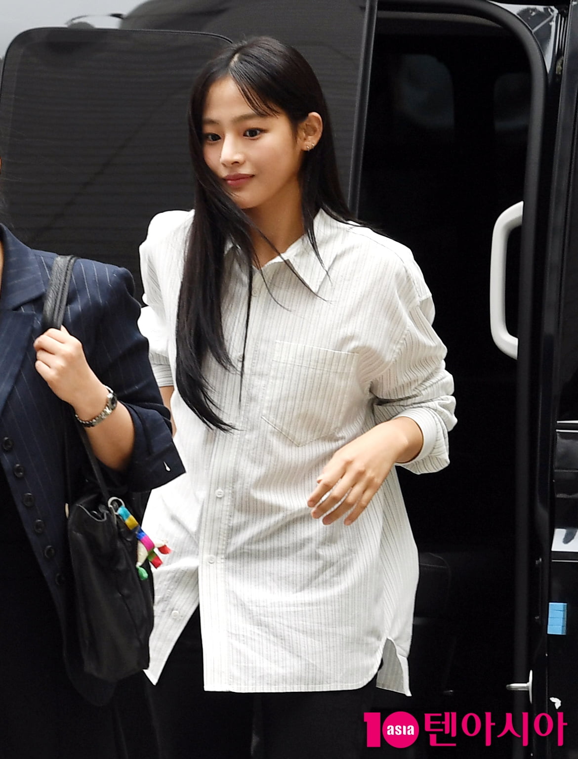 뉴진스 민지, 여름햇살에 더해진 이쁨[TEN포토]