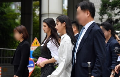 뉴진스 다니엘-민지, '어도어 분쟁' 조정기일 출석을 마치고...[TEN포토+]