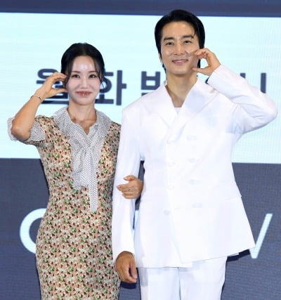엄정화 '7살 연하' 송승헌과 ♥핑크빛 "망가지는 모습 사랑스러워…다시 만나 기뻐"  ('금쪽같은')
